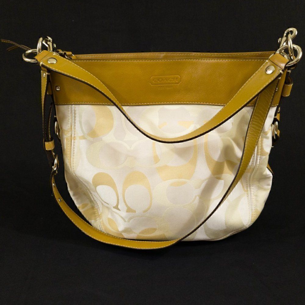 COACH Factory Outlet Signature Canvas Ivory Tote C1082-F14710